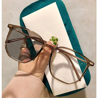 แว่นตาปรับแสง แว่นสวยมาใหม่ กรอบTR รุ่น 7012 Photochromic blue filter เลนส์เปลี่ยนสีได้เมื่อออกแดด ไม่รวมอุปกรณ์