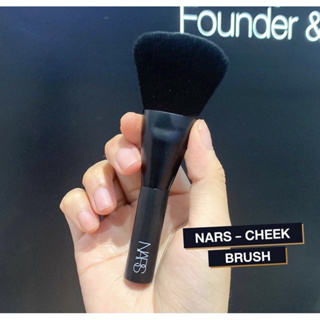 🔥พร้อมส่ง แท้ 🔥Nars Mini Blush brush 💕ป้ายไทย แท้
