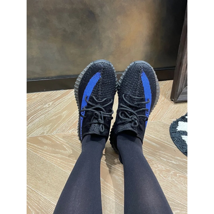 adidas-originals-yeezy-boost-350-v2-dazzling-blue-black-and-blue-paint-strip-ของแท้-100