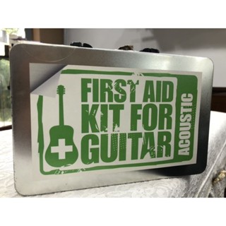 FIRST AID KIT FOR GUITAR ACOUSTIC AGTR9781846099274 ลดพิเศษกล่องมีรอย