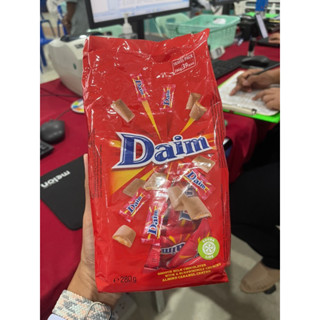 ลูกอมช็อคโกแลต Daim chocolate สอดไส้คาราเมล ขนาด 200 กรัม