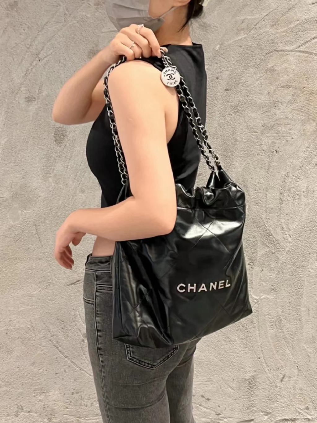 กระเป๋า-chanel-chanel-22-คลาสสิค-chanel-22-handbag