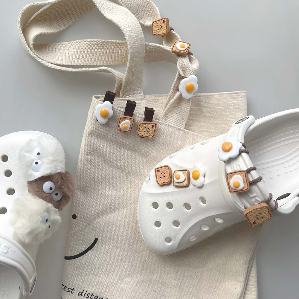 ตัวติดรองเท้า-crocs-รูเล็ก-น่ารัก-แต่งไข่มุก-ขนมปัง-ฟองน้ํา-ชีส-ชีส-ขนมปังไข่-ไข่ดาว-ตุ๊กตาติดรองเท้า-ติดรองเท้า