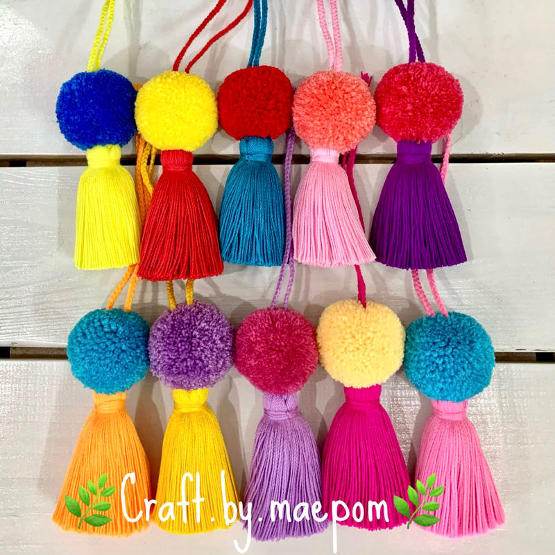 ภาพหน้าปกสินค้าร้านไทย งานHandmade ปอมพู่เล็กสีทูโทน จากร้าน craft.by.maepom บน Shopee