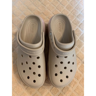 รองเท้าลำลองcrocs มือ2