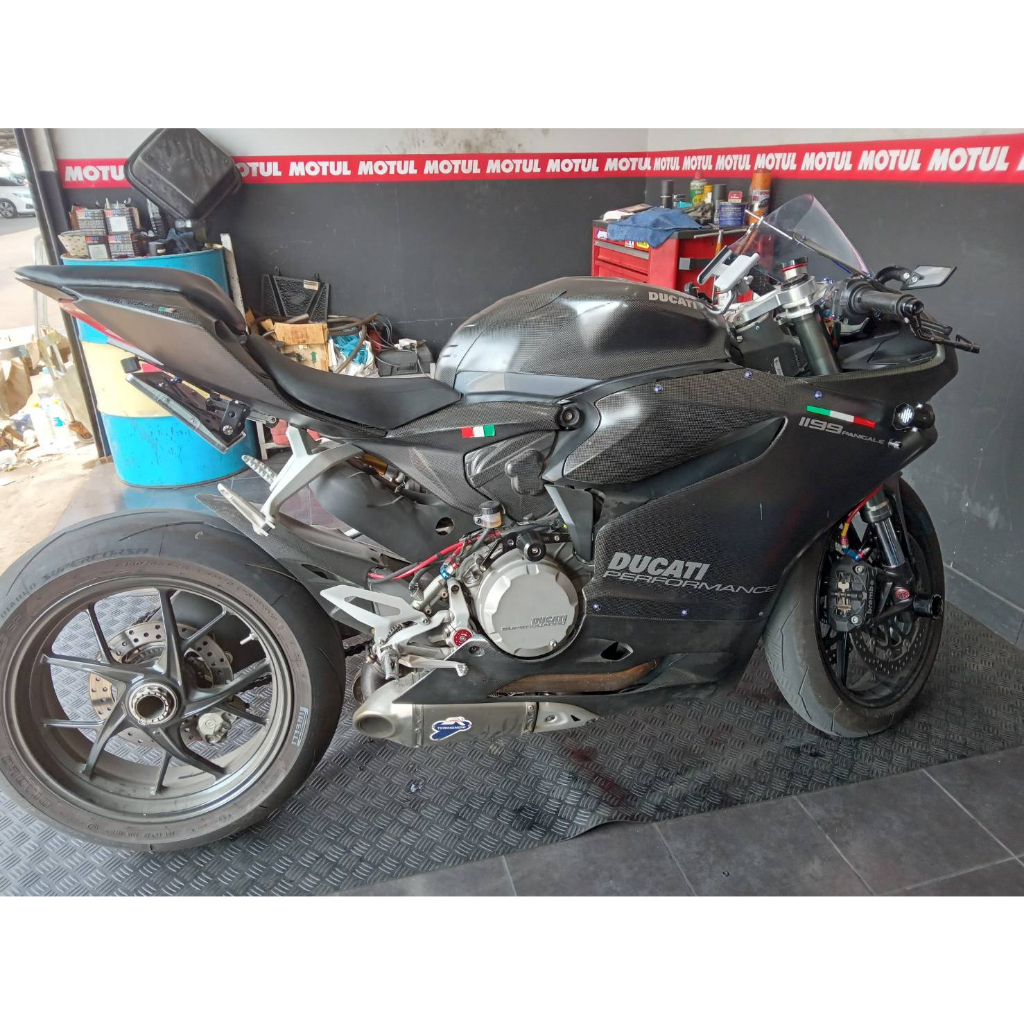 ผ้าเบรค-เนื้อ-sinter-สำหรับ-ducati-monster-821-hypermotard-821-multi-strada-821-panigale-899