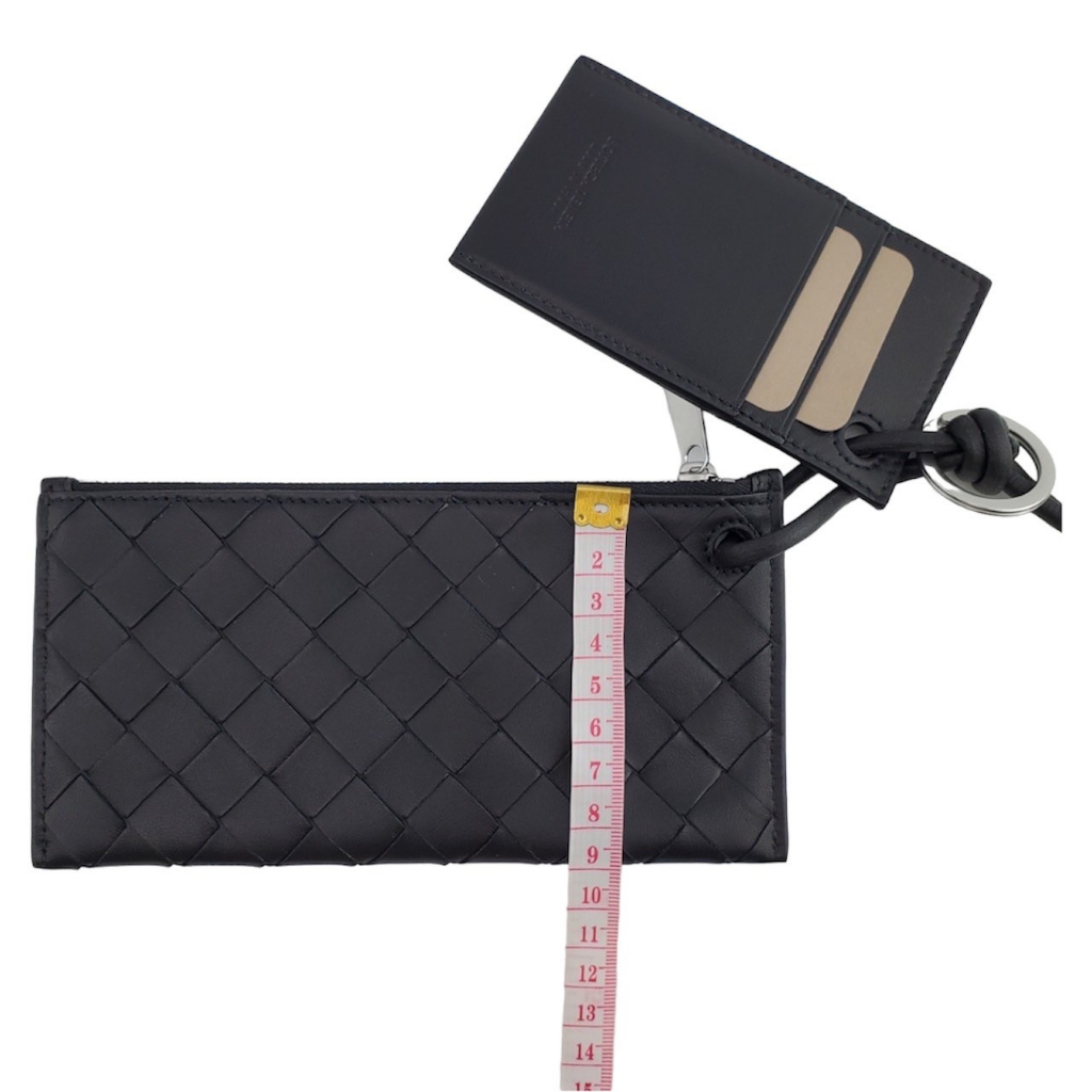 กระเป๋าเอนกประสงค์แบบห้อยคอ-แบบยาว-สีดำ-แบรนด์-bottega-veneta-รุ่น-multifunction-intrecciato