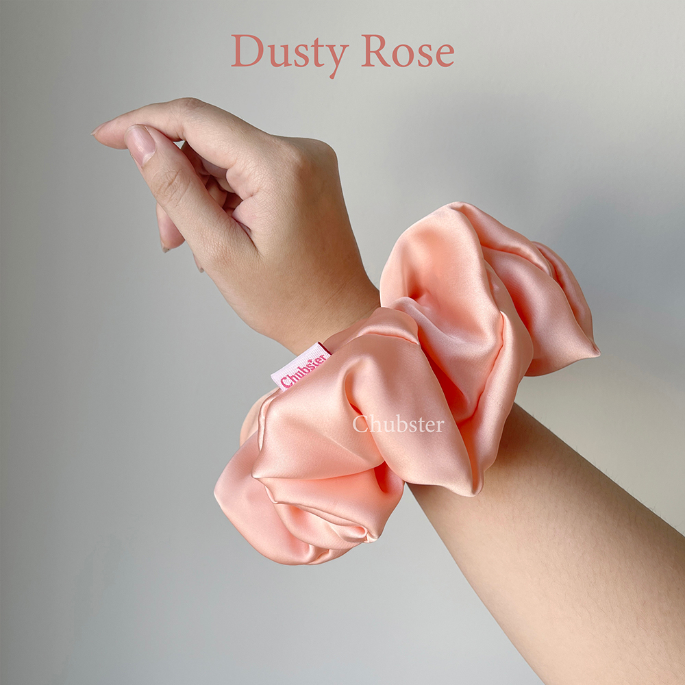 dusty-rose-ยางรัดผมผ้าซาติน-บางลื่น-satin-scrunchies-ยางมัดผม-ยางรัดผมโดนัท