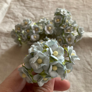 ดอกไม้กระดาษสาดอกไม้ขนาดเล็กสีฟ้าอ่อน 60 ชิ้น ดอกไม้ประดิษฐ์สำหรับงานฝีมือและตกแต่ง พร้อมส่ง F14