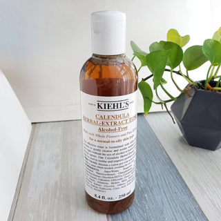 มีสินค้าพร้อมจัดส่ง Kiehl’s Calendula Herbal-Extract Toner Alcohol-Free 250ml