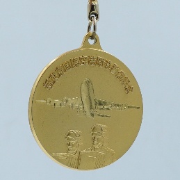Gold plated Pilot Badge Figures Vintage keychain models Collectible Japan Vintage  ของสะสม