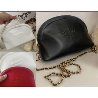 ภาพหน้าปกสินค้าCHANEL Make-Up Cases and Bags  Lamp skin กระเป๋าเครื่องสำอางค์PU หนังแกะ เนื้อนิ่มมาก  แบรนด์ ชาแนล สวยสุด ๆ 23x15x6 cm ที่เกี่ยวข้อง