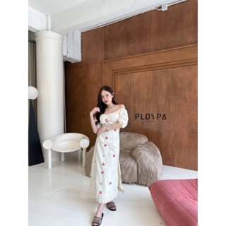 เดรสยาวสีครีมปักดอก ผ่าสองข้าง 🌥️Sodsai Dress🌥️ป้าย ploypa