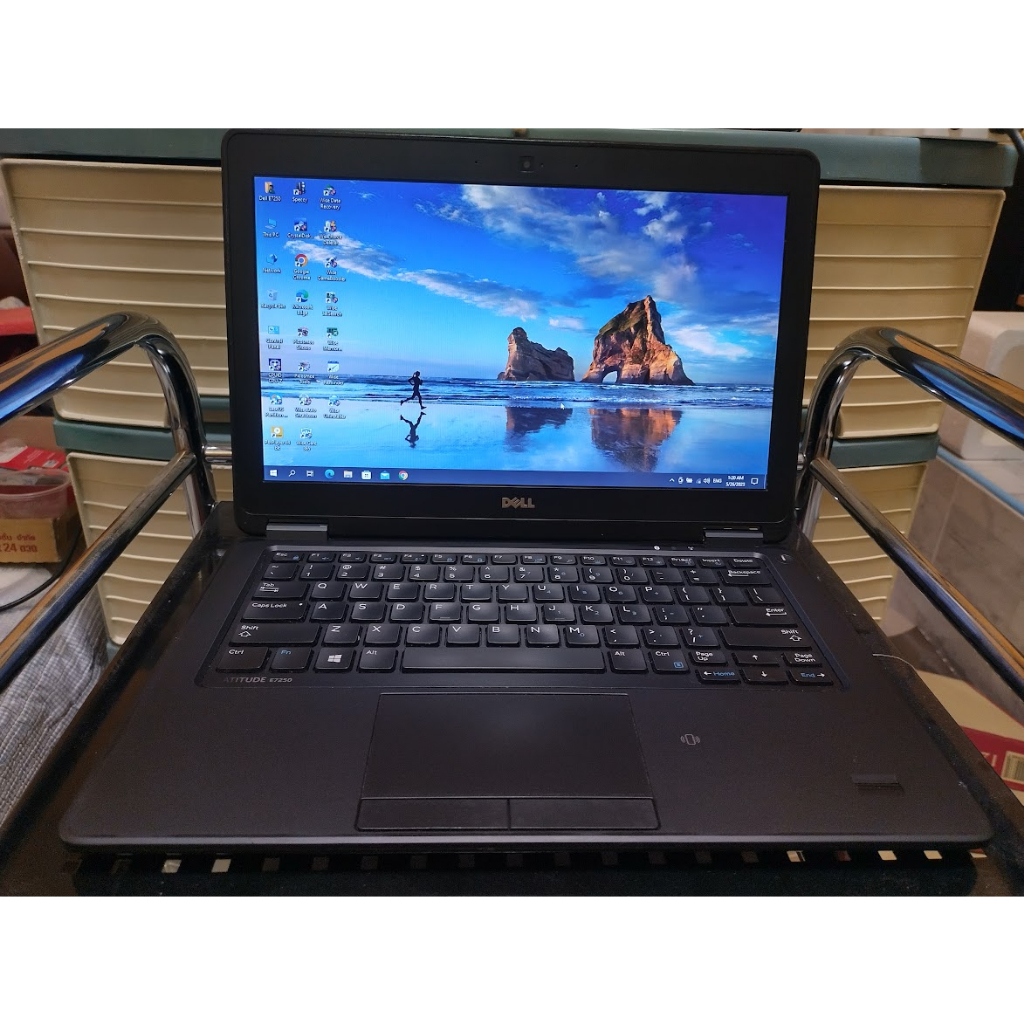 PC Portable Dell Latitude E7250 – I5-5300U, 8Go RAM, 120Go SSD, 12,5", Windows 10 Pro (reconditionné)