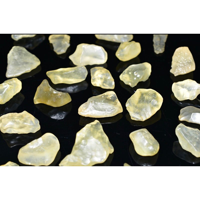 Verre Du Désert Libyen Tektite - Pierre Naturelle Dorée