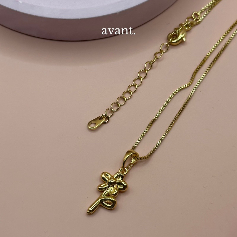 avantgarde-bkk-bouquet-necklace-brass