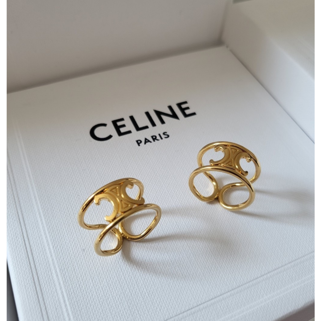 แหวนแบรนด์-celine-รุ่น-triomphe-ring-in-brass-with-gold-finish-gold
