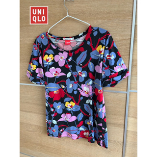 UNIQLO x cotton T-shirt ลายสวยสีสด อก 34 ยาว 24 Code :803(6)