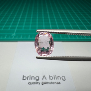 พลอย สปิเนล พม่า (Burma spinel) น้ำหนัก 2.00 ct (8.3x6.5x3.8mm) พลอยสวย มีตำหนิตามธรรมชาติไฟดี