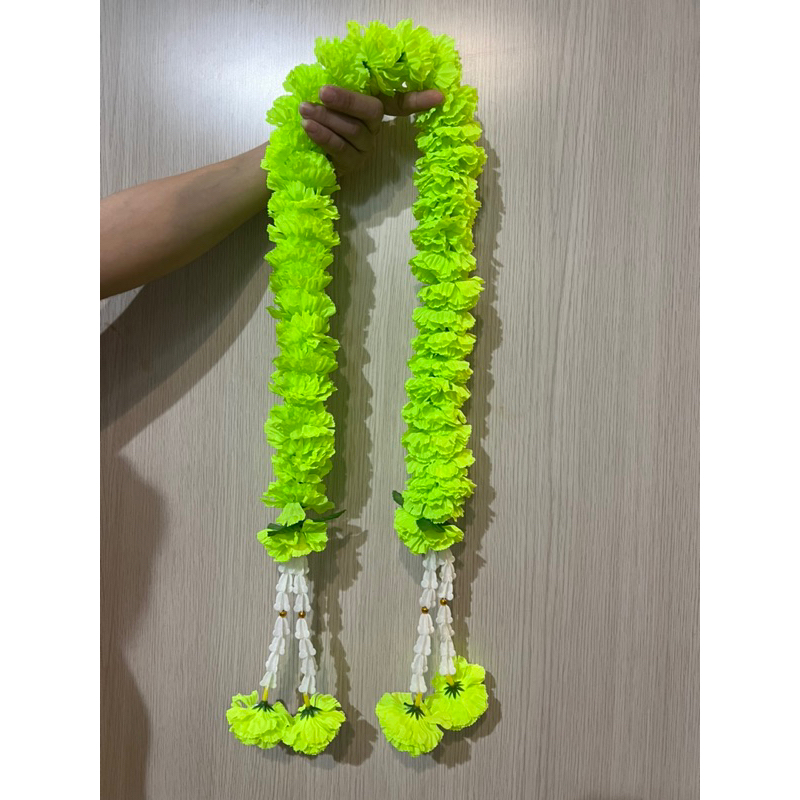 พวงมาลัยดอกดาวเรือง-สีเขียว-2ชาย-1-เมตร-สีเขียว-มาลัยแขวนรถ-มาลัยไหว้พระ
