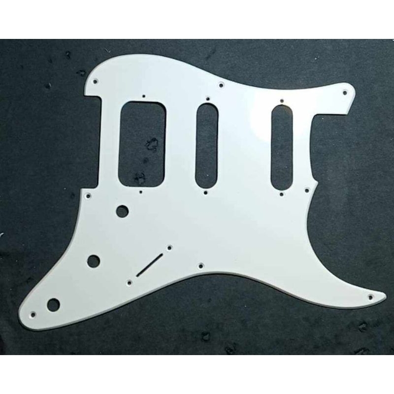 pickguard-for-fender-50s-57s-8hole-ใช้เวลาทำ-3-7วัน-งานแฮนเมดจากทางร้าน