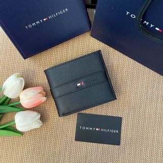 Tommy Hilfiger Wallet กระเป๋าสตางค์พับสองตอน