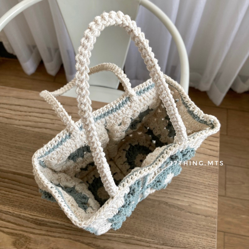 crochet-flower-bag-กระเป๋าผ้าถักโครเชต์-ถักดอก-สไตล์มินิมอล-เลือกคู่สีเองได้