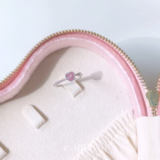 (กรอกโค้ด 72W5V ลด 65.-) earika.earrings - rose quartz heart ring แหวนหัวใจชมพู ฟรีไซส์ปรับขนาดได้