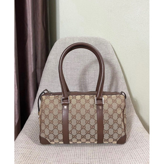 gucci vintage shoulder bag สภาพดี รวมๆให้ 9/10 ทรงน่ารัก-ใส่ของได้จุ  ลายGGชัดสวย