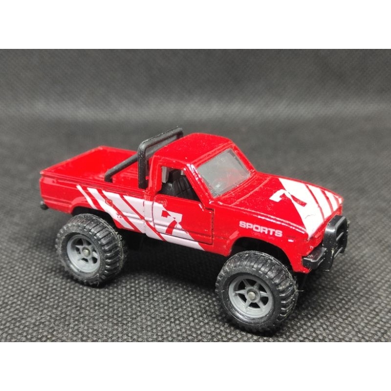 tomica-no-3-toyota-hilux-made-in-japan