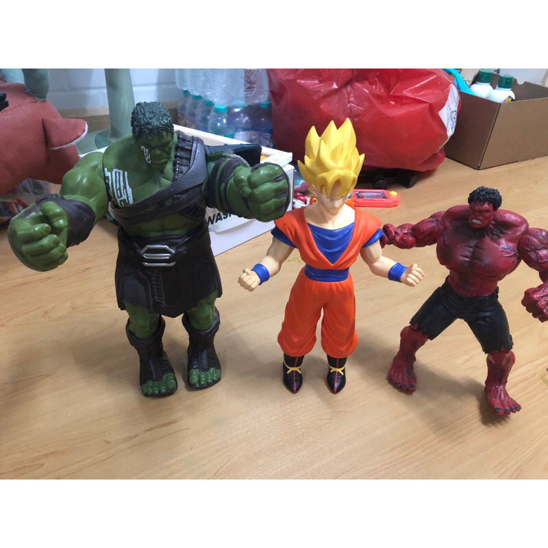 มือสอง-ตัวใหญ่-ใหญ่กว่าไม้บรรทัด-30cm-ขายโมเดล-ฮัก-hulk-และ-dragon-ball