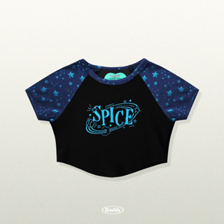 DADDY | Spice Crop Top เสื้อคร๊อปท็อป แขนลายกลิตเตอร์ดาว สกรีน Spice สีดำ