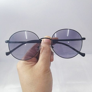แว่นตากรองแสง+ออกแดดเปล่ยนสี แว่นเปลี่ยนสีอัตโนมัติ แว่นตาออโต้ ทรงกลมสีดำ