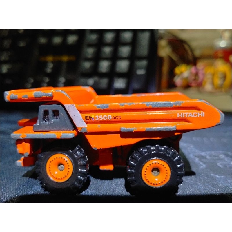 โมเดลรถเหล็ก-tomica-hitachi-dump-truck-eh3500acii-2009-no-102-s-1-185