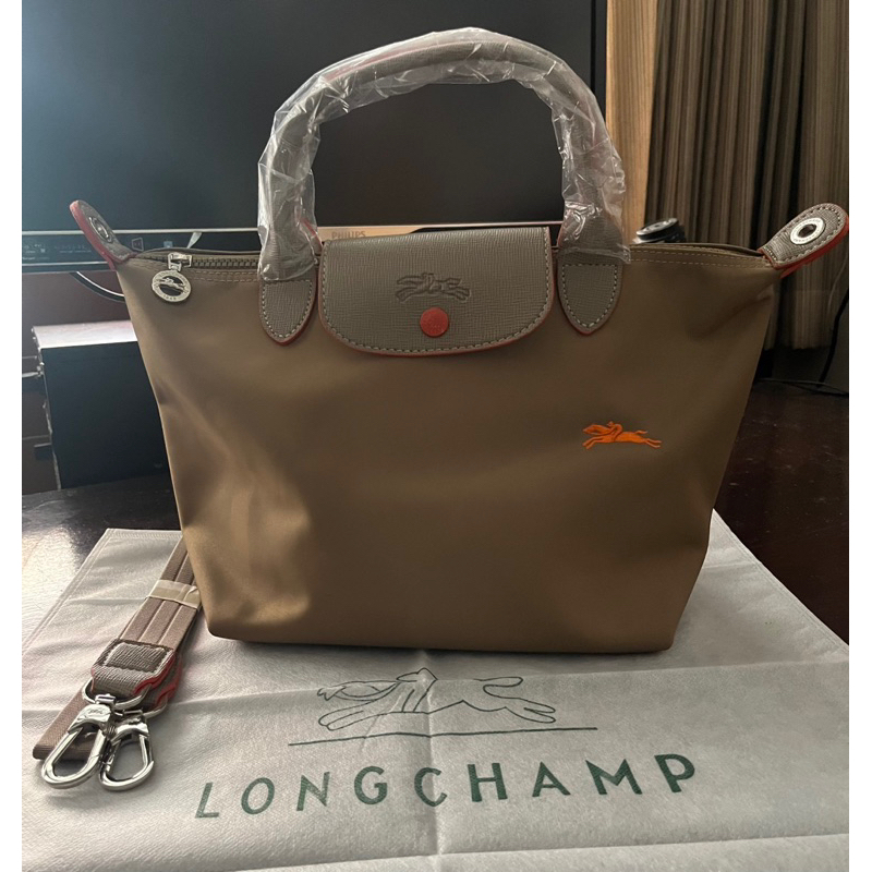 กระเป๋ากันน้ำสีกากี-longchamp-apricot-longchampสีดำ-longchamp-15นิ้ว