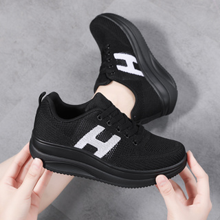RUIDENG-82273 (สีดำ) รองเท้ากีฬาเพื่อสุขภาพ ความสูง 5 cm. พื้นกันลื่น น้ำหนักเบา นุ่ม ระบายอากาศได้ดี ไซส์ 36-40