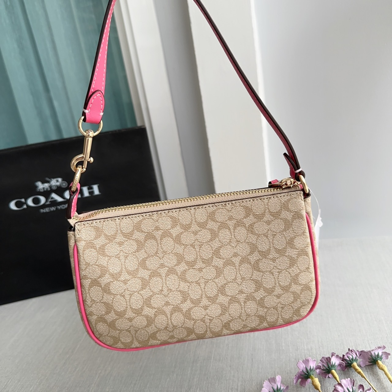 แท้-พร้อมส่ง-coach-ce698-nolita-19-in-colorblock-signature-คล้องมือสีใหม่