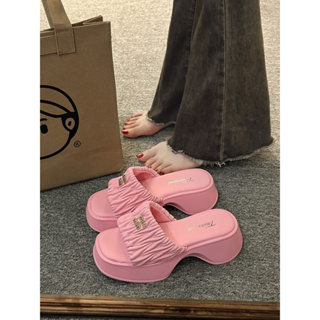 รองเท้าแตะอารมณ์ผู้หญิงแจ๊กเก็ตฤดูร้อนเดินทางวันหยุดรองเท้าชายหาด 2023 รองเท้าแตะพื้นหนาคุณภาพสูงใหม่