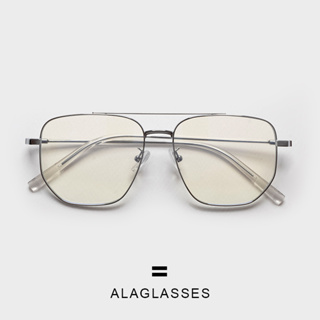 แว่นกรองแสงคอม Born สีเงิน มีน้ำหนักเบามาก สามารถสั่งตัดเลนส์สายตาได้ทางแชท