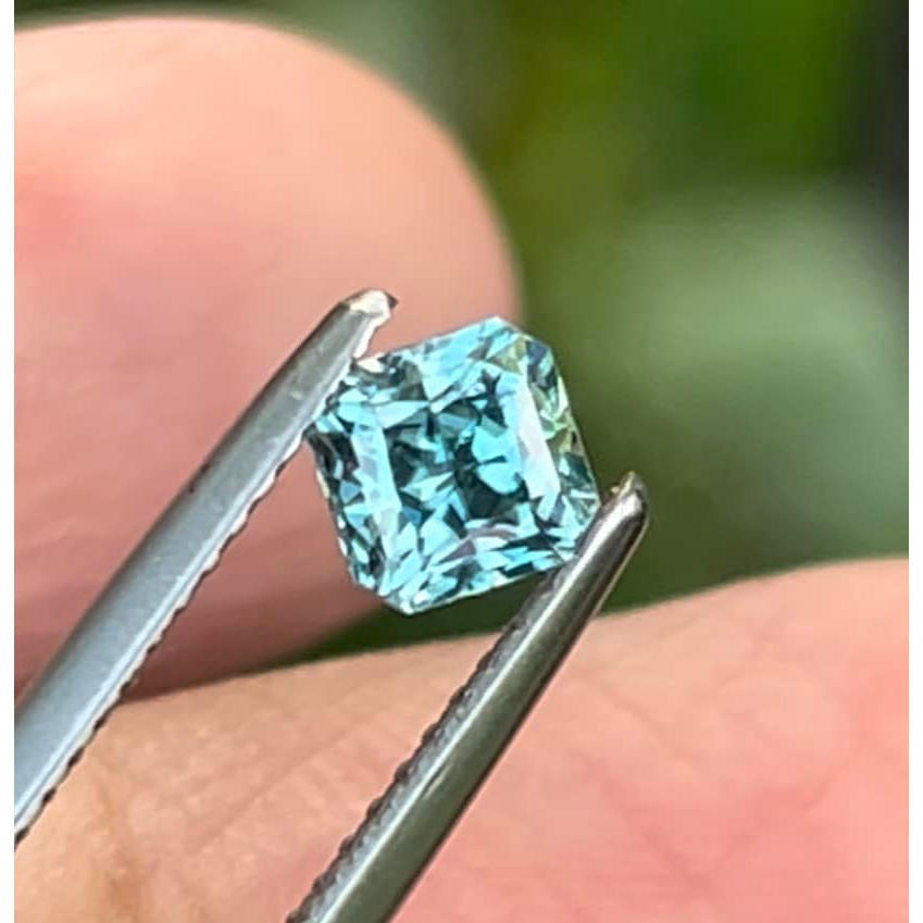 พลอยเพทาย-blue-zircon-นน0-99กะรัต