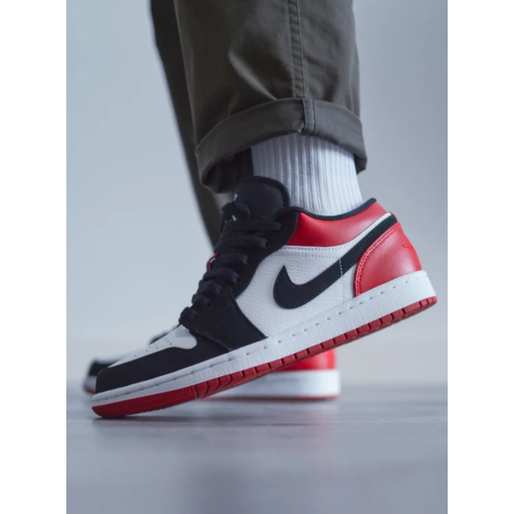 nike-air-jordan-1-low-black-toe