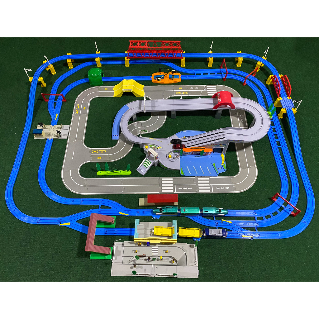 รถไฟtomyพร้อมชุดรางและสถานี-และชุดฉากเมือง-tomica-ทั้งหมดตามภาพ-sale