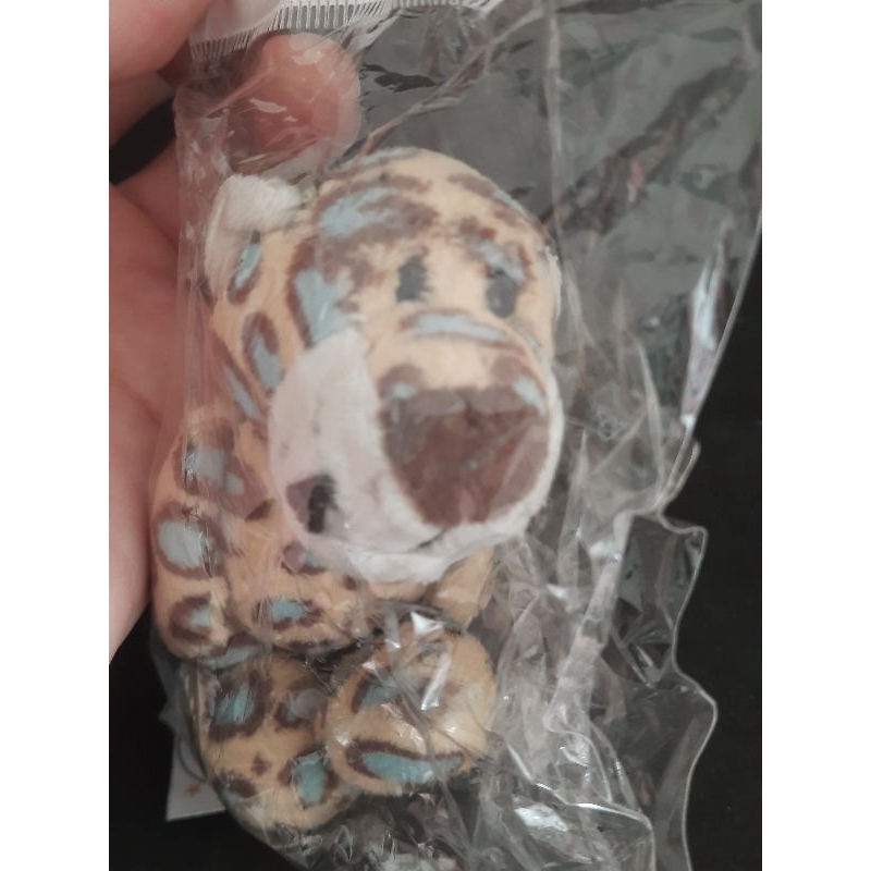 nici-beige-blue-spot-cheetah-leopard-key-ring-animal-germany-toy