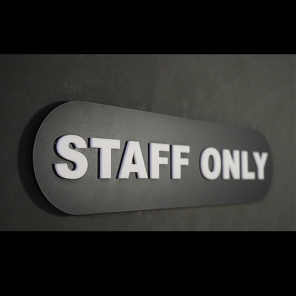 ป้าย Staff Only สีด้าน ตัวหนังสือนูน | Shopee Thailand