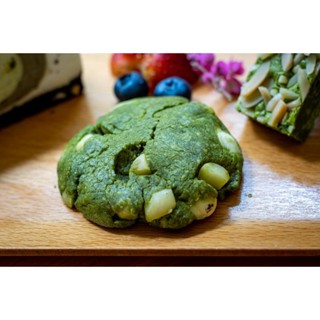Soft Matcha Cookies with Macadamia and White Chocolate 5 ชิ้น