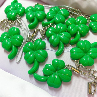 ꒰ “̮ ꒱ พร้อมส่ง พวงกุญแจ ใบโคลเวอร์ : clover leaf 🍀