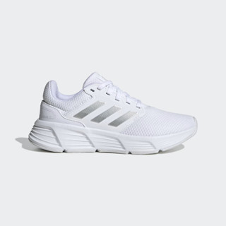 adidas รองเท้าวิ่งผู้หญิง  รุ่น Galaxy 6 สีขาว-เงิน GW4130 ฿1,900 ของแท้100% จากเเบรนด์ พร้อมส่ง ไม่เเท้ยินดีคืน