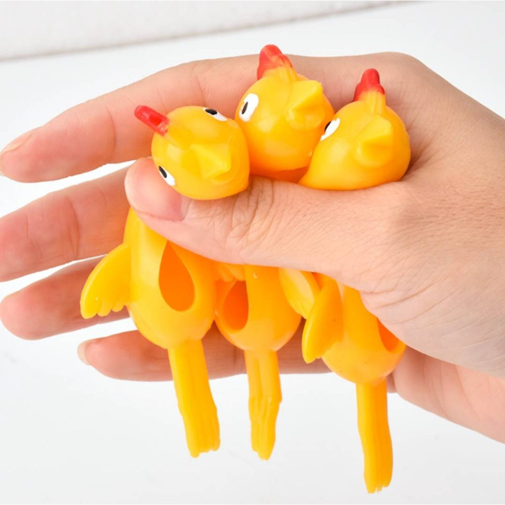 ahhyahhshop-ไก่ยาง-ดีดได้-ของเล่นคลายเครียด-ไก่หนึบ-ติดผนัง-ไก่ดีดนิ้ว-หนังสติ๊กยิงไก่-ของเล่นหนังสติ๊ก-เล่นเพลินๆ