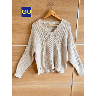 GU x knit x L คอวี สีครีม งานเปียสวย อก 46 ยาว 23 Code: 1109(7)