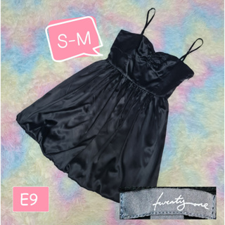 Size S-M🔴ยี่ห้อTwenty one🔴Dress ดำ เดรสดำ ผ้าซาติน ทรงบอลลูน